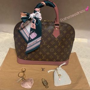 SOLD Vuitton Alma Handbag💕